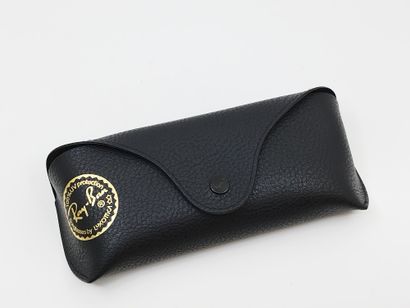 Ray Ban 
Paire de lunette de soleil
Verres...