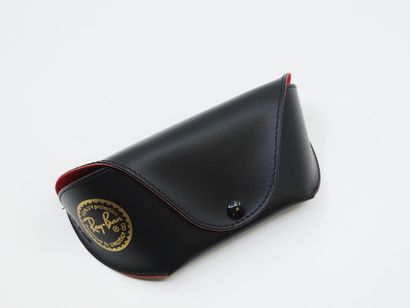 Ray Ban 
Paire de lunette de soleil
Verres...