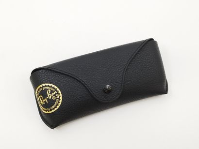 Ray Ban 
Paire de lunette de soleil