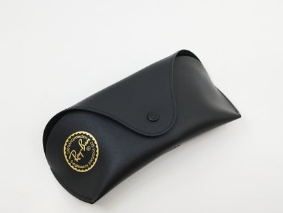Ray Ban 
Paire de lunette de soleil