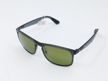 Ray Ban 
Paire de lunette de soleil
Verres...