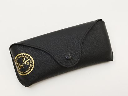Ray Ban 
Paire de lunette de soleil
Verres...