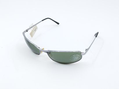 Lot de cinq paires de lunette de soleil de...