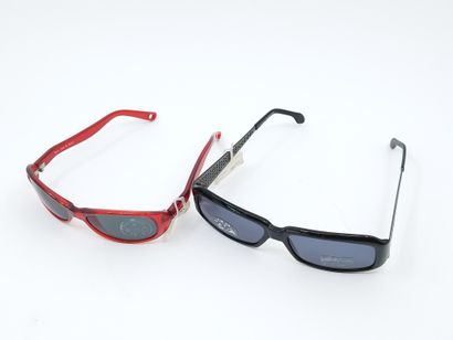 Lot de quatre paires de lunette de soleil...