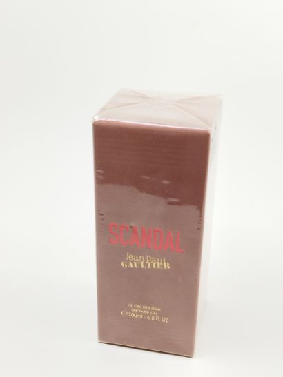Jean Paul Gaultier - Scandal
Gel douche ...