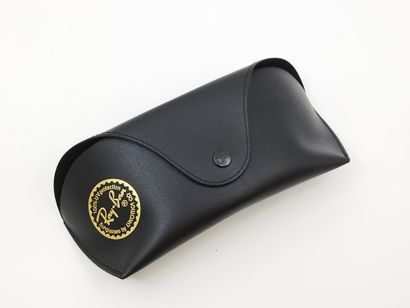 Ray Ban 
Paire de lunette de soleil