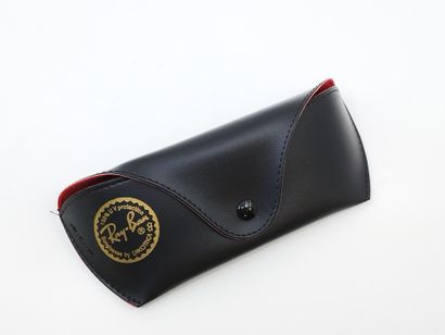 Ray Ban 
Paire de lunette de soleil
Verres...