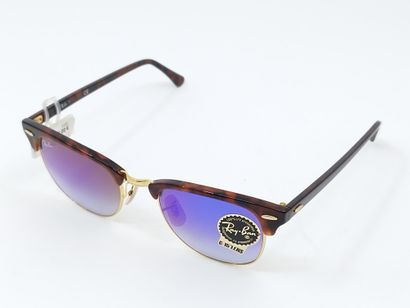 Ray Ban 
Paire de lunette de soleil