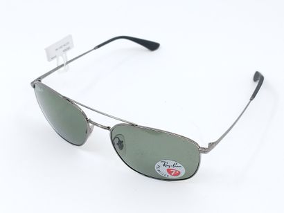 Ray Ban 
Paire de lunette de soleil
Verres...