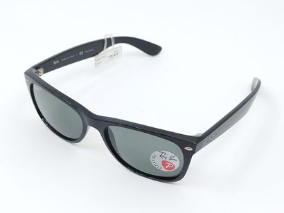 Ray Ban 
Paire de lunette de soleil
Verres...