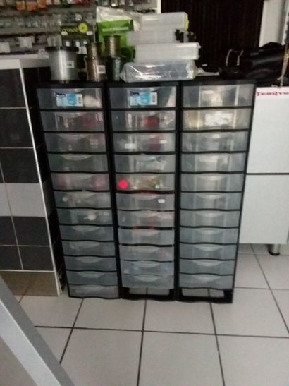 troiscasieren plastique contenant stock de...
