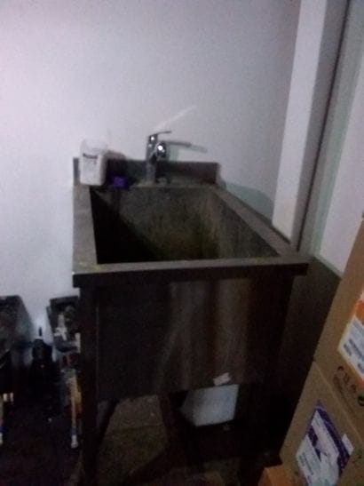 évier en inox avec assainisseur d'eau AR...