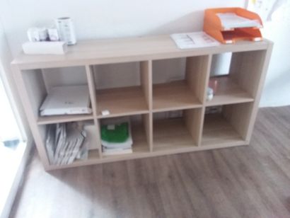 etagère basse en compressé
bureau en compressé
fauteuil...