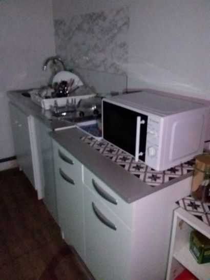 table metallique, le plateau en verre pliable...