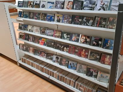 important lot de disque et CD