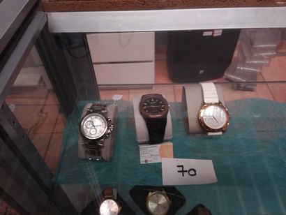 montre Guess 
montre D1 Milano
montre Fo...
