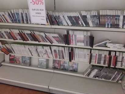 important lot de jeux XBOX 360
5 manettes...