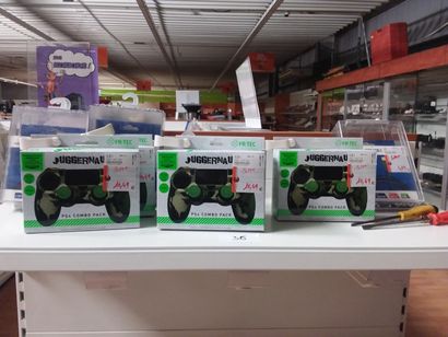5 manettes PS4 combo pack
5 câbles HDMI 
lots...