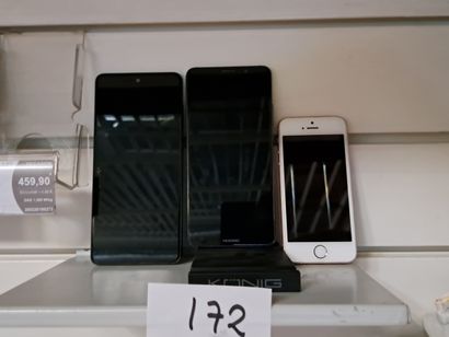 3 téléphones portable comprenant : Samsung...