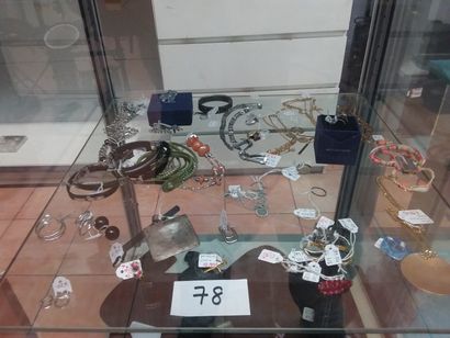lot de bijoux fantaisies