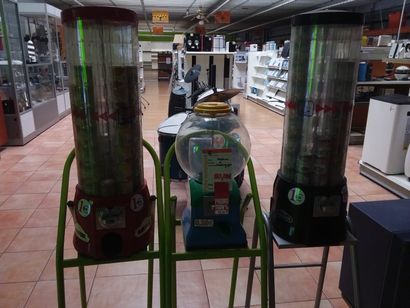 3 distributeurs
