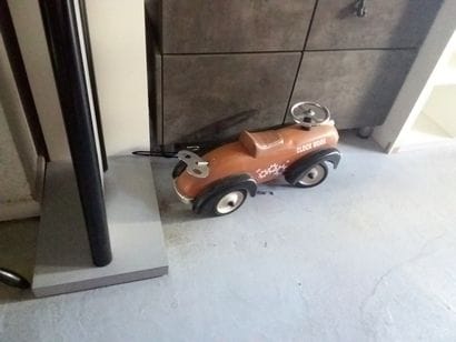petite voiture d'enfant