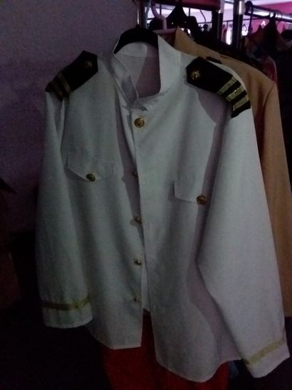 portant costumes adulte