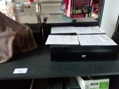 imprimante EPSON
chaîne hifi aiwa 
téléphone...