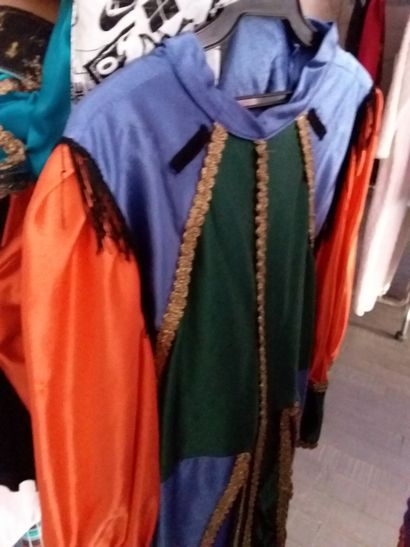 portant costumes enfant