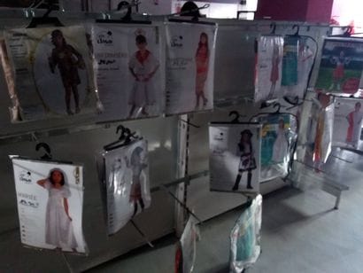 stock 20 costumes enfants emballés