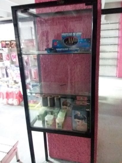 vitrine et son contenu