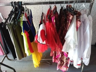 portant costumes enfant