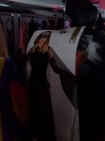 portant comprenant 15 costumes adulte et...