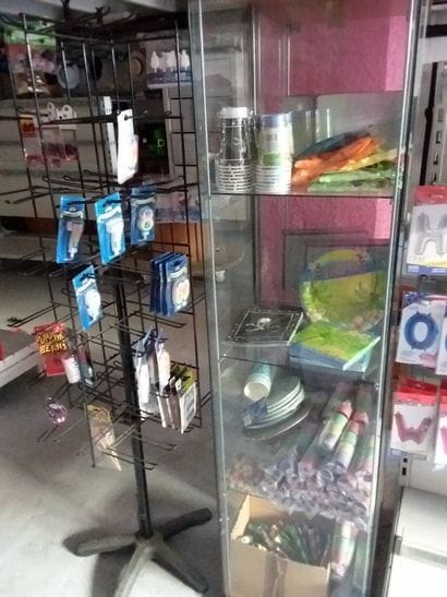 stock bougies, confettis,serpentins, vaisselle...