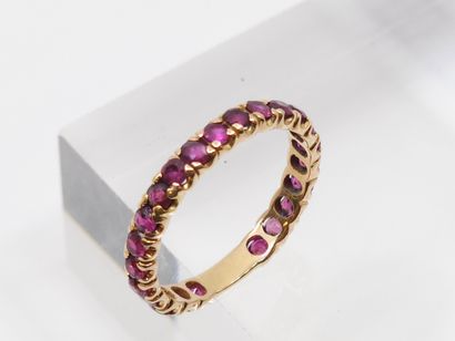 ALLIANCE in yellow gold 750° set with rubies
TDD:...