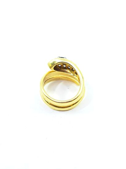 Snake ring in yellow gold 750° decorated...
