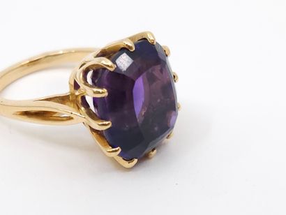 FRENCH WORK
Cocktail ring in yellow gold...
