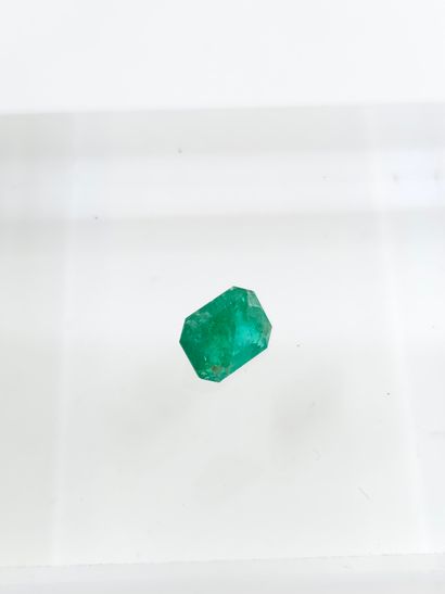Rectangular EMERAUDE with cut sides of about...