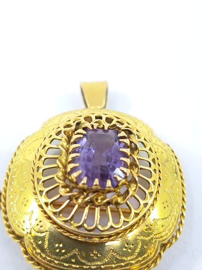 PENDANT in yellow gold 750 ° decorated in...
