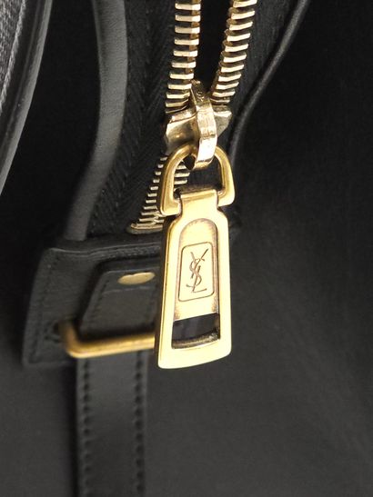 YVES SAINT LAURENT - SAC modèle 