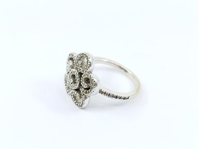 TRAVAIL FRANCAIS
BAGUE en or gris 750° à...