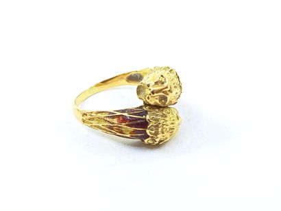 Yellow gold ring 750 partially enamelled...