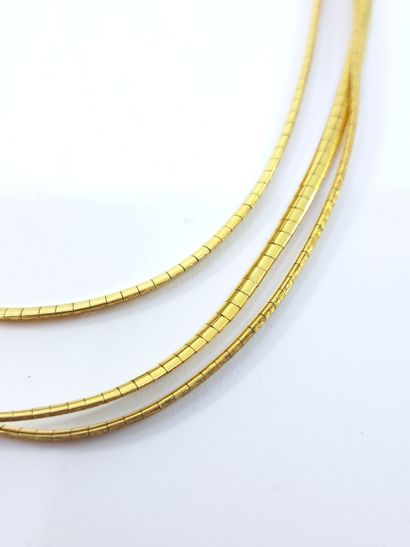 ITALIAN WORK
Three rows of gold necklace...