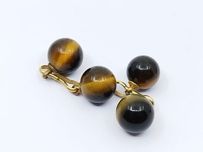 Pair of 14kt yellow gold agate cufflinks...