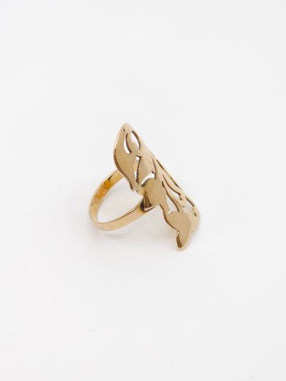 BAGUE en or jaune 750° à motif végétal 
Poids...