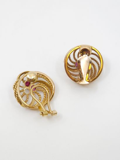 PAIR of earrings in yellow gold 750° decorated...