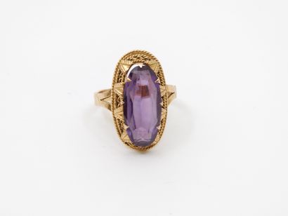 BAGUE en or jaune 750° ornée d'une alexandrite...