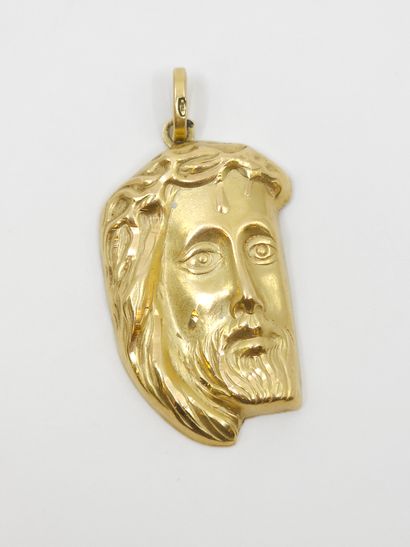 Yellow gold pendant 750° representing the...