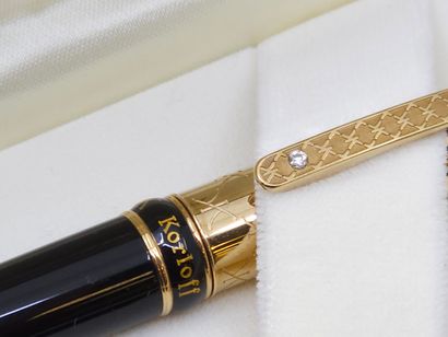 KORLOFF Paris
Stylo en à bille en métal doré...
