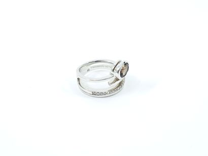 NEW RING in white gold 750° set with a smoky...